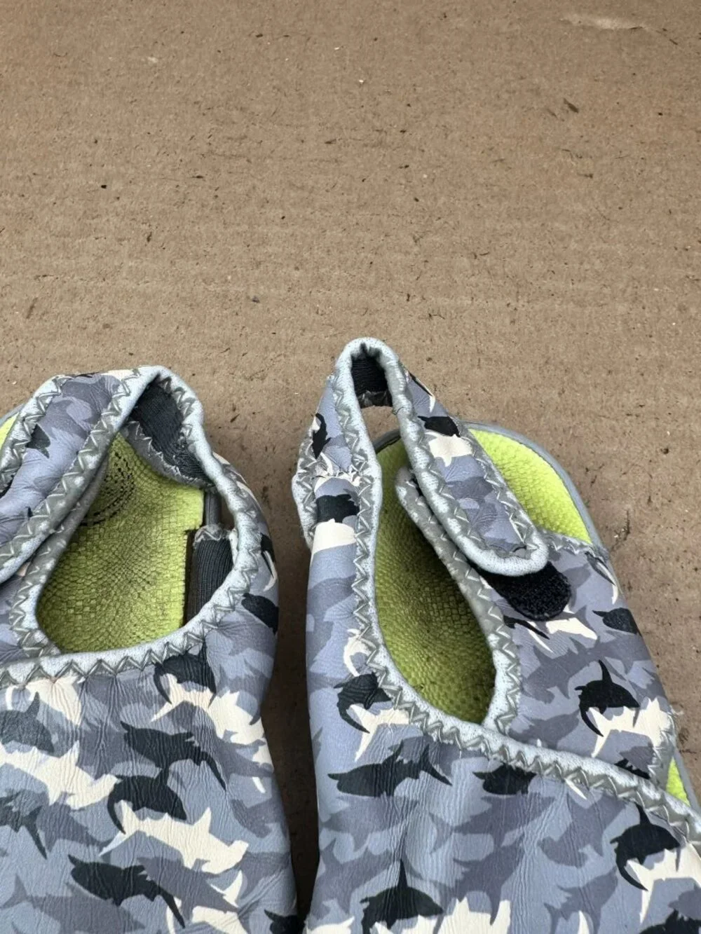 Wonder Nation Boy's Gray Shark Camo Water Sandals Size 9/10 damage